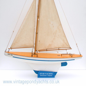 Baltic Star Pond Yacht in Extra Large Stand