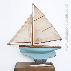 Vintage Pond Yacht