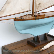 Vintage Pond Yacht – Keel Detail